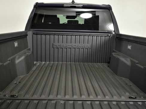 Used 2025 Toyota Tacoma TRD Sport image 8