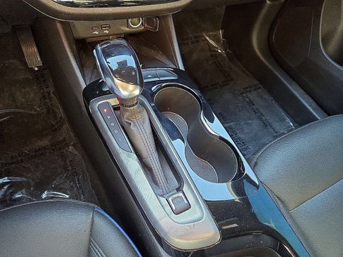 Used 2025 Buick Envista Sport Touring w/ Convenience II Package FWD image 31