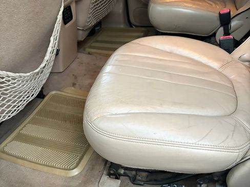 Used 1998 Ford Expedition 4WD image 25