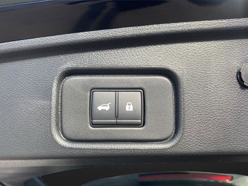 New 2026 Nissan Pathfinder SL image 15