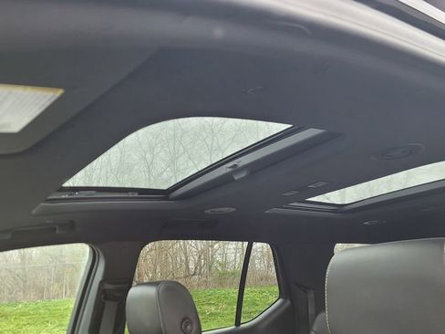 Used 2023 Chevrolet Traverse LT w/ LT Premium Package image 26