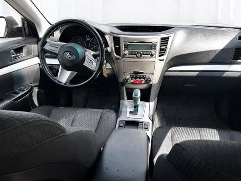 Used 2011 Subaru Outback 2.5i Premium w/ All-Weather Pkg AWD/4WD image 7