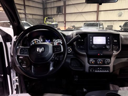Used 2022 RAM 2500 Tradesman w/ Chrome Appearance Group AWD/4WD image 27