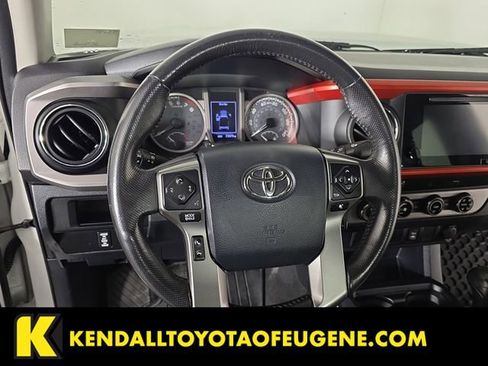 Used 2017 Toyota Tacoma SR5 image 11