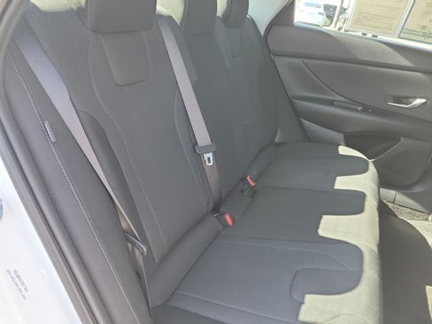 Certified 2025 Hyundai Elantra SE FWD image 25
