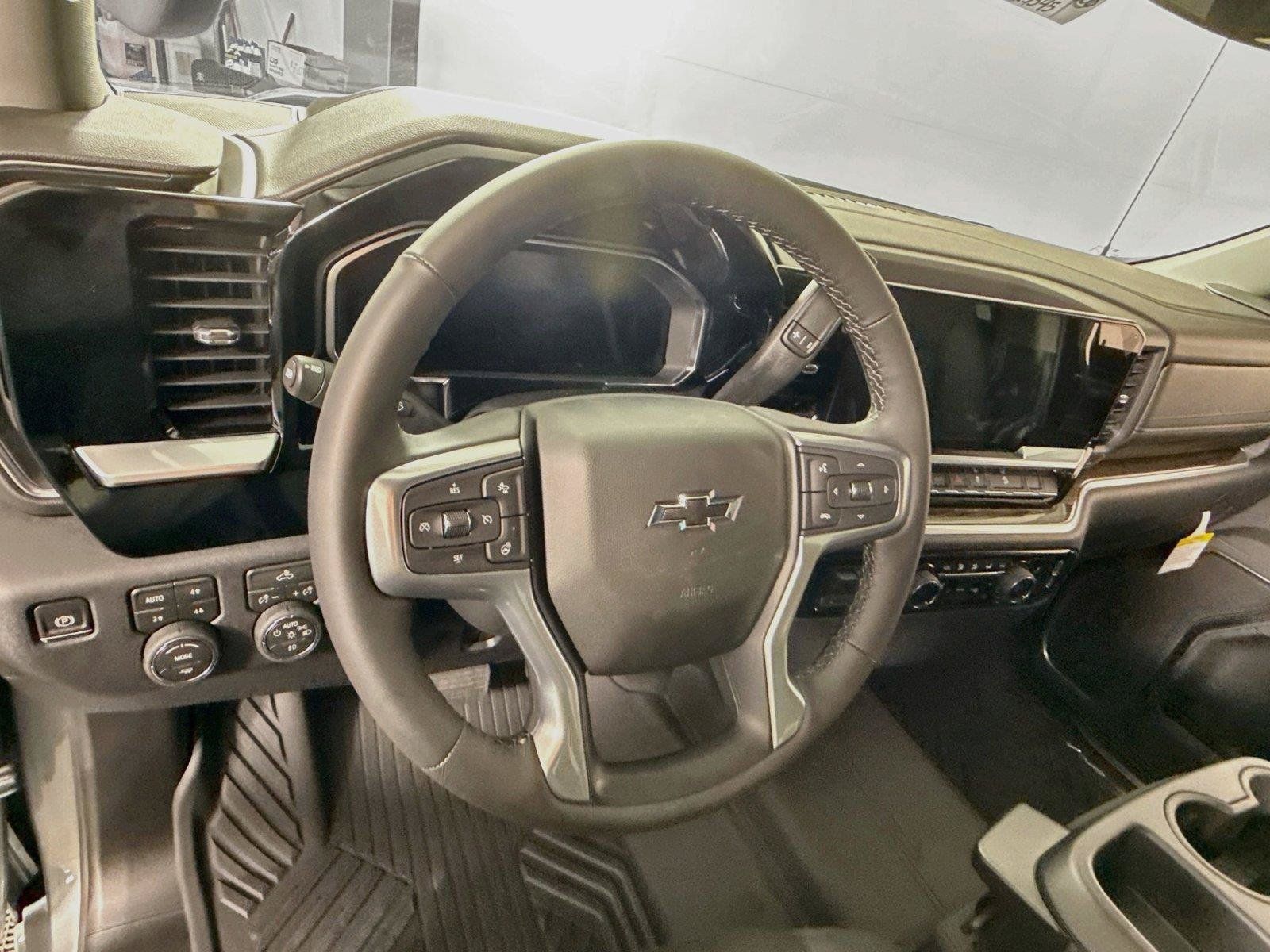New 2026 Chevrolet Silverado 1500 RST AWD/4WD image 5