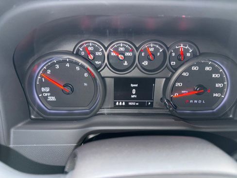 Used 2024 Chevrolet Silverado 1500 Custom image 14