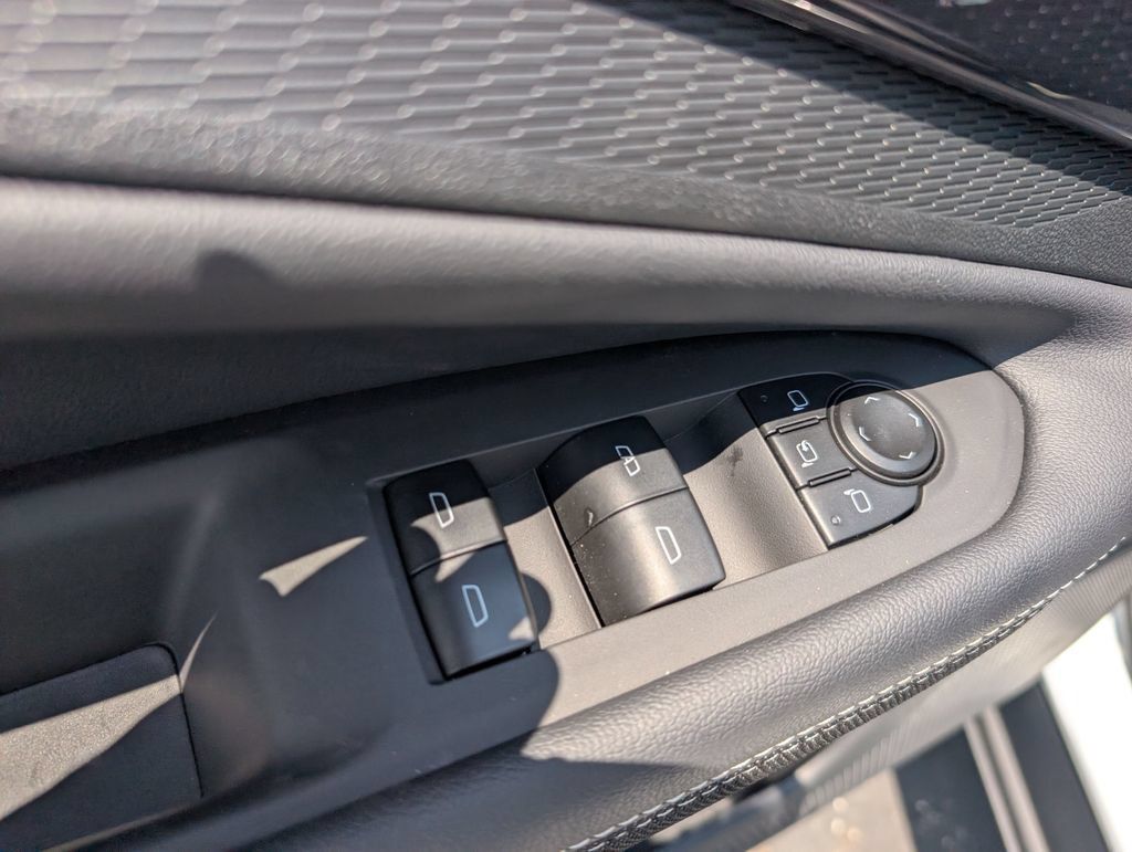 New 2025 Chevrolet Blazer EV LT AWD/4WD image 15