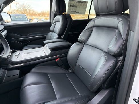 New 2025 Lincoln Navigator Reserve w/ Jet Appearance Package image 14