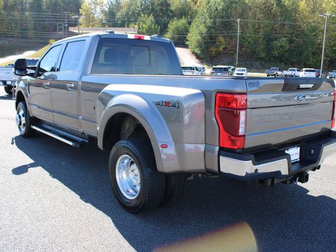 Used 2022 Ford F350 Lariat w/ Camper Package image 5
