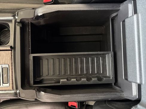 Used 2018 Ford Expedition Limited AWD/4WD image 21