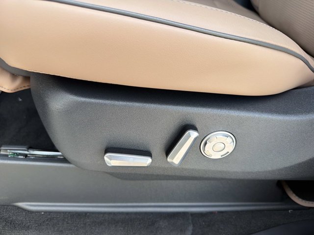 New 2027 Lincoln Navigator Black Label AWD/4WD image 10