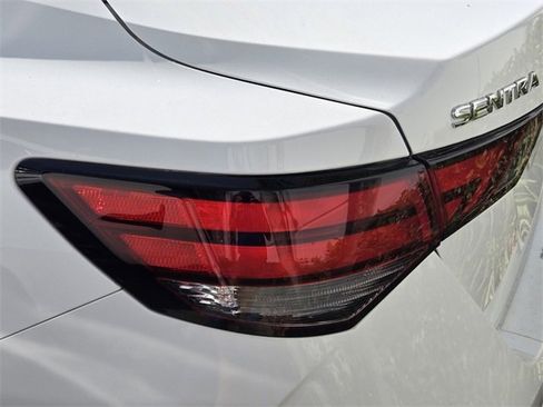Used 2023 Nissan Sentra SV image 11