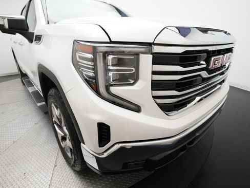 Used 2022 GMC Sierra 1500 SLT w/ SLT Convenience Package AWD/4WD image 22