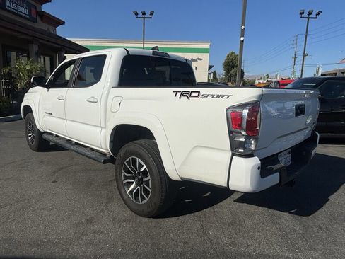 Used 2021 Toyota Tacoma TRD Sport w/ Technology Package RWD image 4