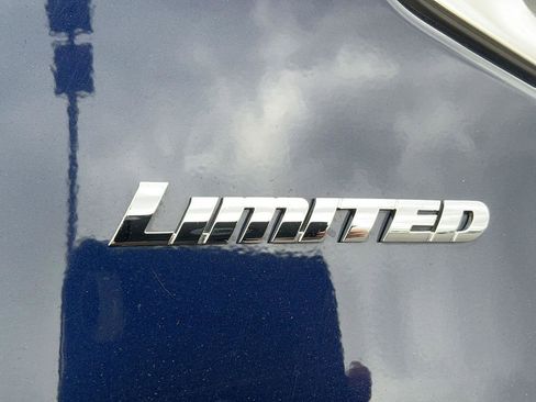 Used 2024 Toyota Tundra Limited AWD/4WD image 34