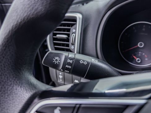 Used 2022 Kia Sportage LX image 22