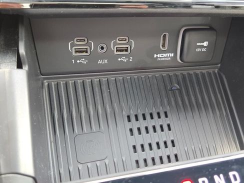 New 2026 Jeep Grand Cherokee L Summit w/ Advanced Protech Group IV AWD/4WD image 31