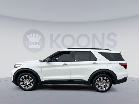 Used 2023 Ford Explorer ST w/ Equipment Group 401A image 2