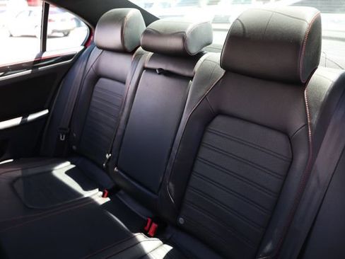 Used 2017 Volkswagen Jetta GLI image 11