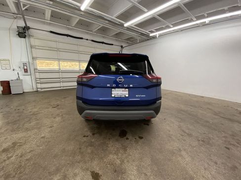 Used 2023 Nissan Rogue SV image 5