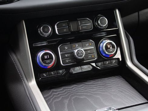 Used 2024 GMC Yukon Denali image 21