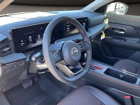 Certified 2025 Nissan Kicks SR image 12