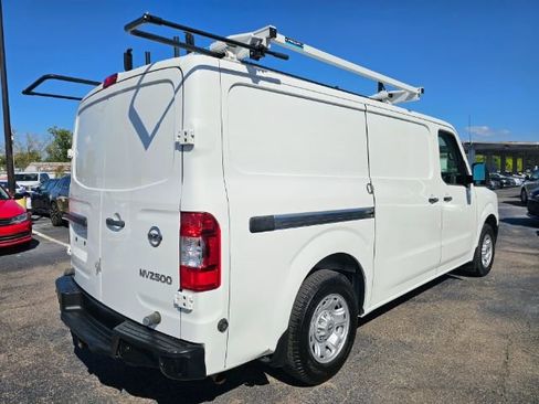 Used 2021 Nissan NV 2500 SV image 4