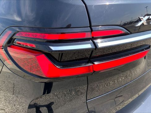 Used 2023 BMW X7 xDrive40i w/ Executive Package AWD/4WD image 28