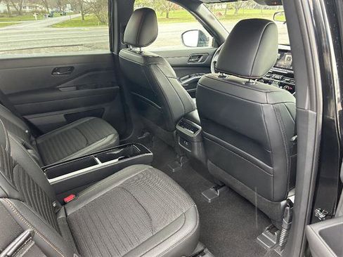Used 2025 Nissan Pathfinder Rock Creek image 36
