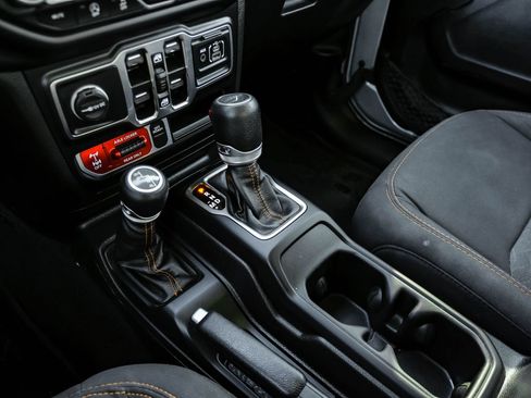 Used 2023 Jeep Gladiator Mojave AWD/4WD image 26