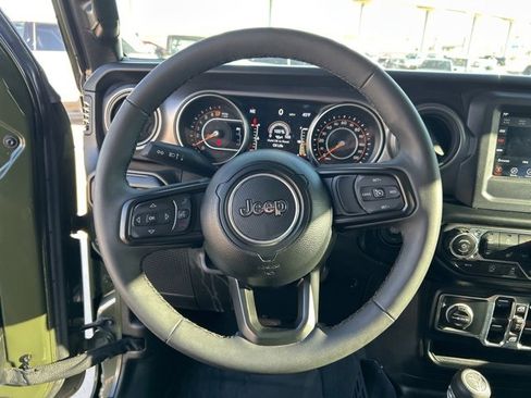 Used 2023 Jeep Gladiator Willys image 17