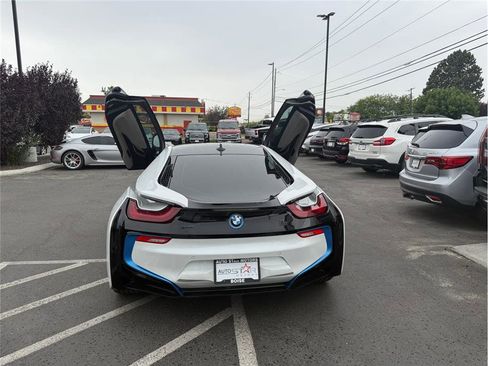 Used 2016 BMW i8 image 17