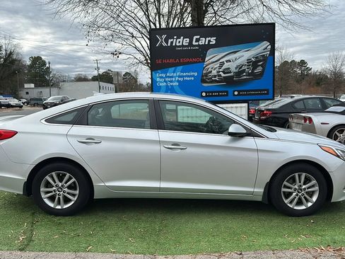 Used 2015 Hyundai Sonata SE w/ Option Group 09 FWD image 8