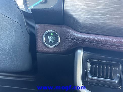 Used 2024 Ford Expedition Limited image 8