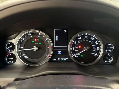 Used 2016 Toyota Land Cruiser image 35