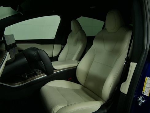 Used 2023 Tesla Model X AWD/4WD image 11