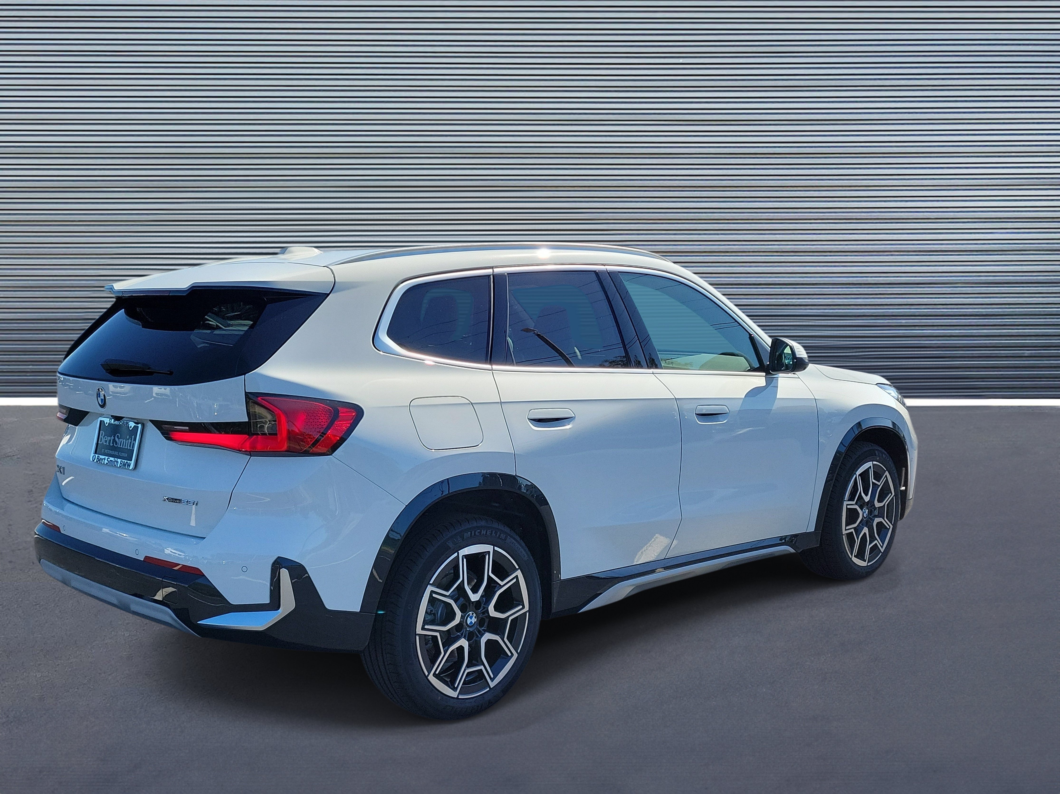 New 2027 BMW X1 xDrive28i w/ Technology Package AWD/4WD image 3