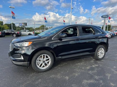 Certified 2024 Ford Edge SEL w/ Convenience Package AWD/4WD image 3