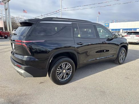 Used 2026 Chevrolet Traverse LT image 6