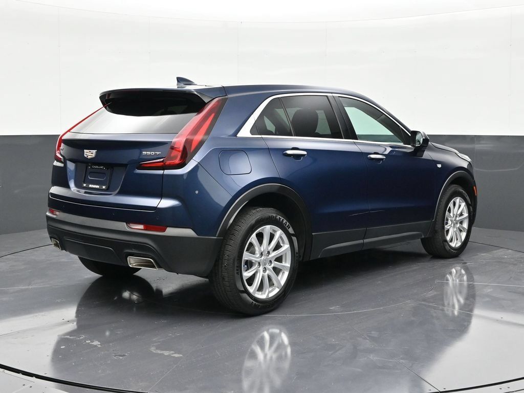 Certified 2021 Cadillac XT4 Luxury w/ Driver Awareness Package FWD image 5