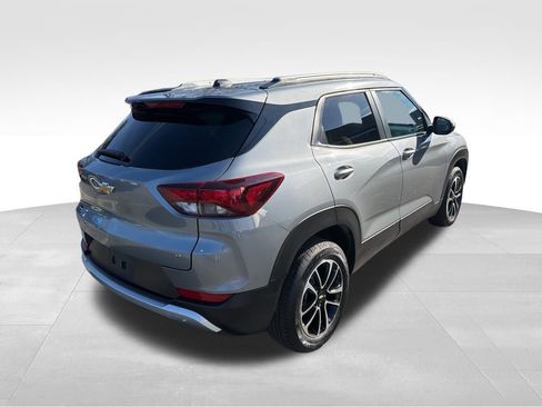 Used 2025 Chevrolet TrailBlazer LT image 4