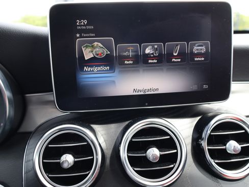 Used 2019 Mercedes-Benz GLC 300 4MATIC Coupe image 36