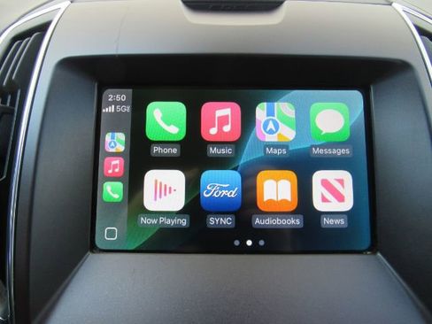 Used 2020 Ford Edge Titanium image 44