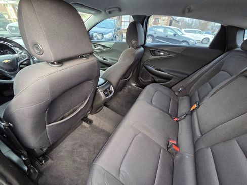 Used 2018 Chevrolet Malibu LT image 14