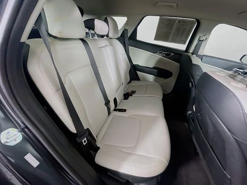 Used 2023 Kia Sportage EX FWD image 29