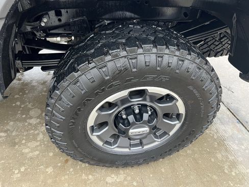 Used 2024 Ford F250 Lariat w/ Tremor Off-Road Package image 5