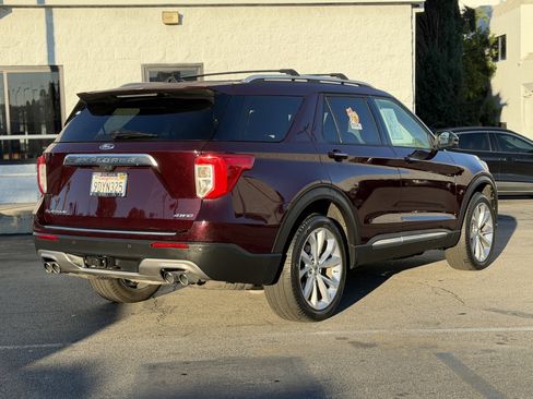 Certified 2022 Ford Explorer Platinum w/ Equipment Group 601A image 8