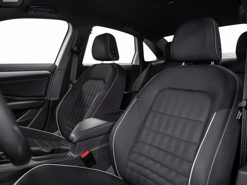 Used 2022 Volkswagen Jetta Sport image 29