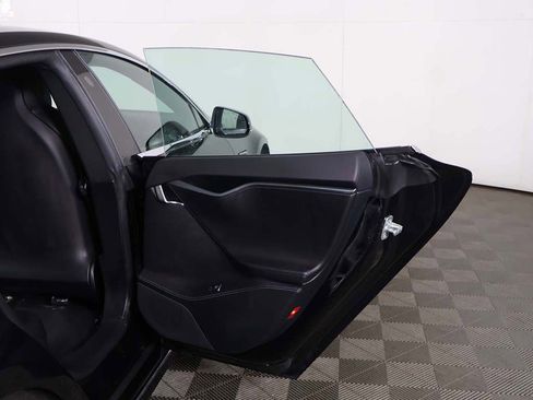Used 2018 Tesla Model S 75D image 24